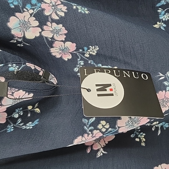 Floral Navy 2 Piece Crop Top/wide Leg Capri Outfit NEW - Picture 9 of 16